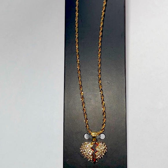 Iced out broken heart hip hop pendant on 24 inch gold plated rope chain - Picture 3 of 9